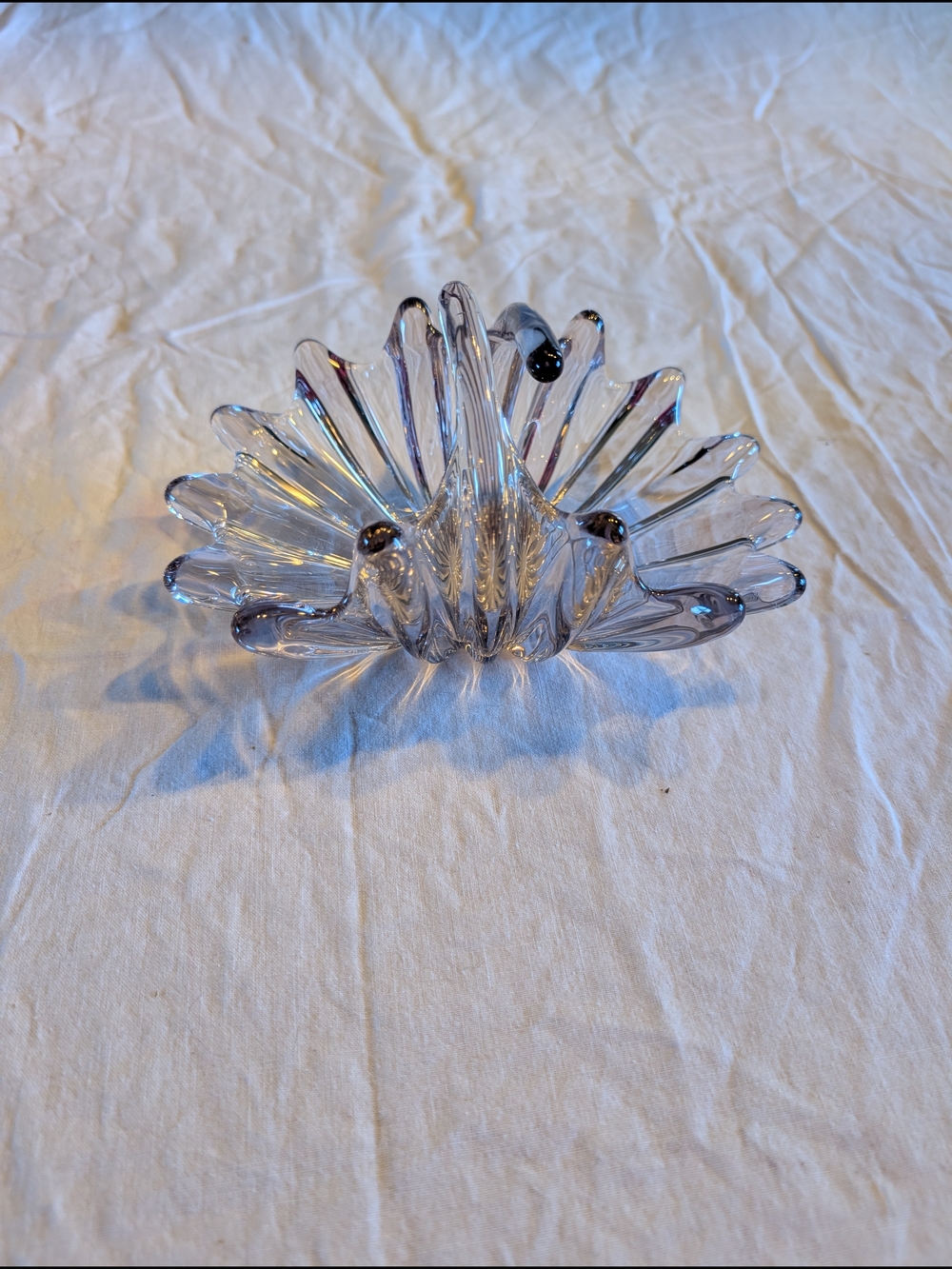 2/40$ Vintage Purple Glass Art Basket